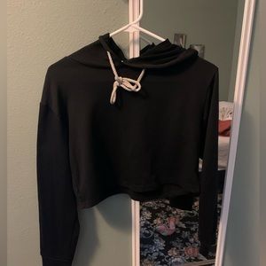 Black crop hoodie